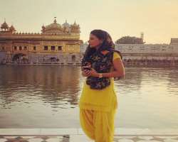 She follows Sikhism and often goes to Gurudwara to seek blessings.